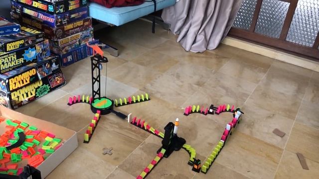 domino rally neon super deluxe set 3 смотреть онлайн