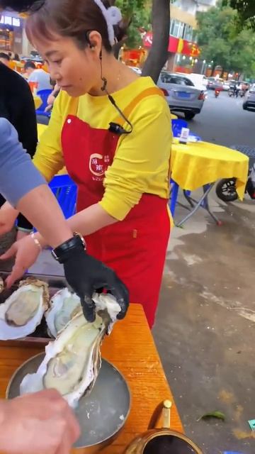 Amazing giant oyster so delicious 😍 #mrketcooking #shorts смотреть онлайн