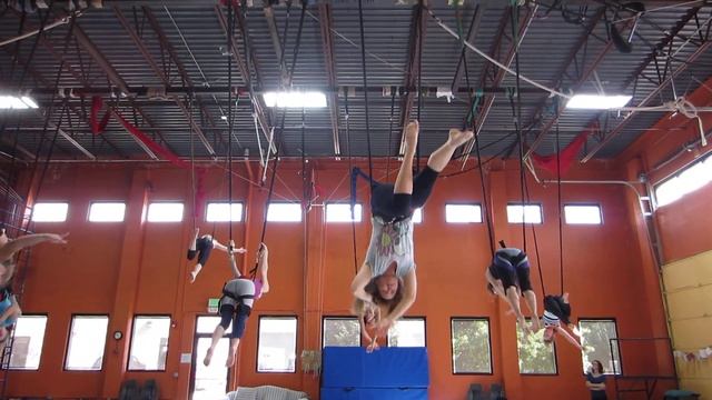 Bungee Dance ADF 2012 смотреть онлайн