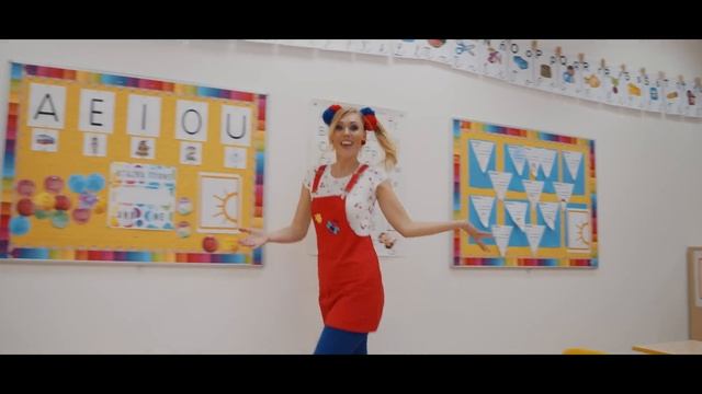 ♪ KÁJA ♪ - Prvňák, ten se má смотреть онлайн