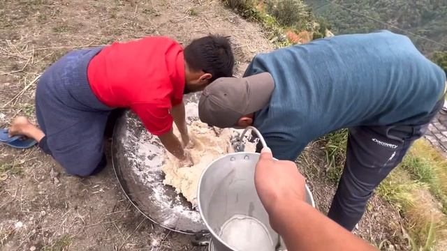 पहाड़ी शादी और शादी में बनाया स्वादिष्ट खाना | मेहंदी और डांस | wedding in uttarakhand | RTK Vlogs смотреть онлайн