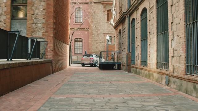 ДРУГИТЕ ВИЖДАТ БАГАЖНИК. ТИ ВИЖДАШ ХИЛЯДИ ВЪЗМОЖНОСТИ. MINI CLUBMAN. смотреть онлайн