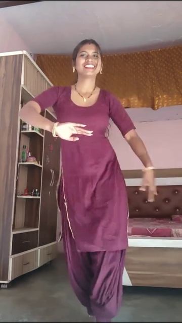 Young Village Housewife Dance At Home смотреть онлайн