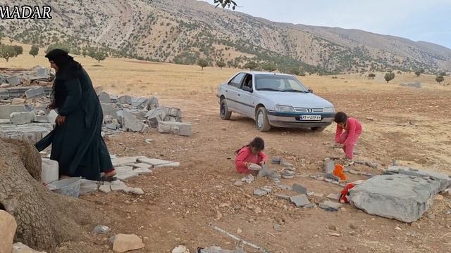 "Grandmother and orphan girls are cooking in the desert, Javad is renovating the house смотреть онлайн