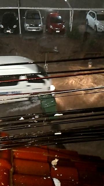 Сезон дождей в Паттайе смотреть онлайн