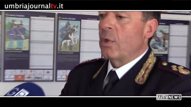 Polizia di Foligno arresta meccanico, viaggiava con 50 mila euro falsi смотреть онлайн