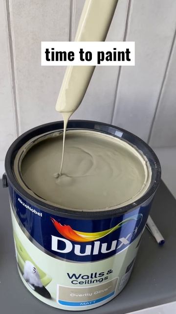 Painting the bathroom wall an olive colour #greenbathroom #greentiles #renovation смотреть онлайн