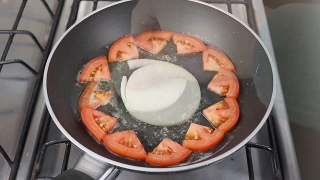 Do you have tomatoes and eggs? Make this recipe simple, delicious and inexpensive! смотреть онлайн