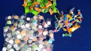 Даниль распаковка китайских конфет