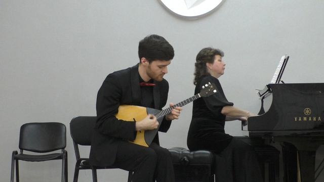 А. Данилов "Новые Коробейники" Исп. Юрий Шишков (балалайка), партия ф-но - Елена Шмырёва смотреть онлайн