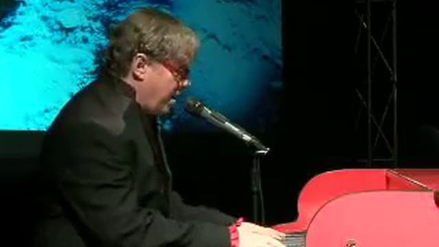 Eric John does Crocodile Rock смотреть онлайн