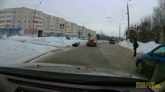 наезд на пешехода на пешеходном переходе в Новочебоксарске смотреть онлайн
