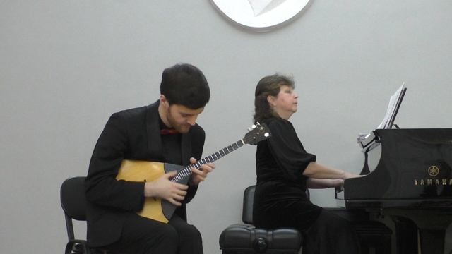 Жан Филипп Рамо «Курица» Исп. Юрий Шишков (балалайка), партия ф-но Елена Шмырёва НГК Новосибирск смотреть онлайн