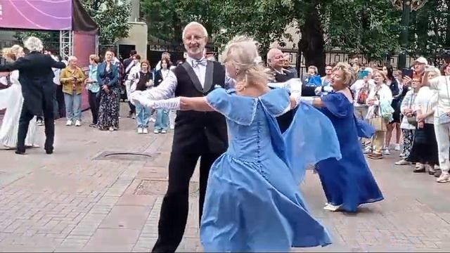 СЕВАСТОПОЛЬСКИЙ ВАЛЬС смотреть онлайн