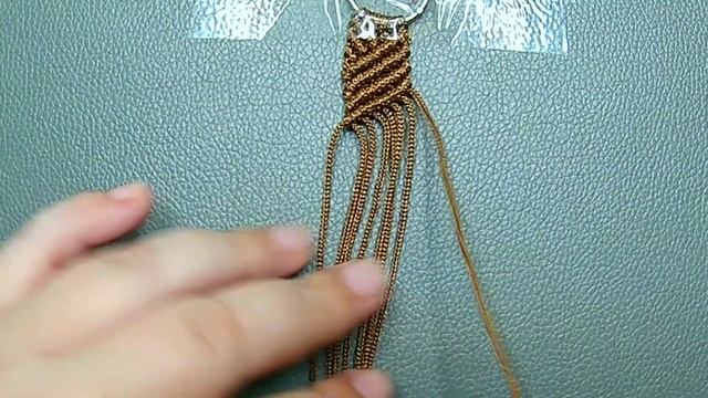 Макраме брелок Макраме паракорд. Пошаговая инструкция DYI macrame keychain Macrame parakord tutoria смотреть онлайн