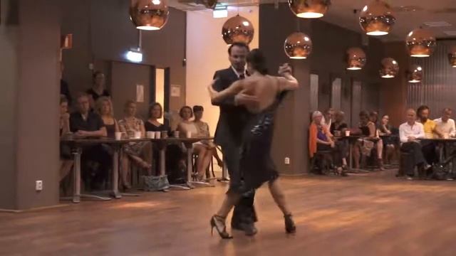 Francesca Del Buono Giorgio Regnoli - Paisaje Por Pedro Laurenz смотреть онлайн