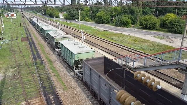 Электровоз ВЛ80С-2455 с грузовым поездом смотреть онлайн
