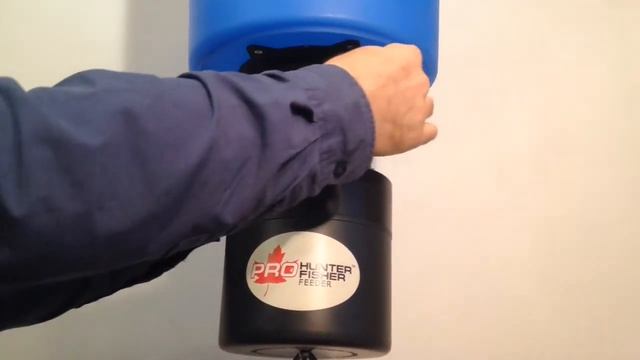 Адаптер на емкость для установки автоматической кормушки смотреть онлайн