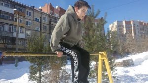 ТОП 5 ЛЕГКИХ ТРЮКОВ НА ТУРНИКЕ!!