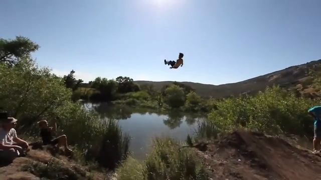 Сумашедшие прыжки в воду смотреть онлайн