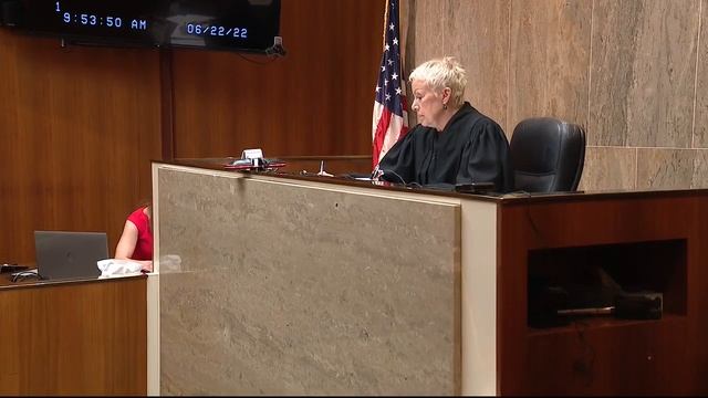 Judge orders release of surveillance video in Oxford High School shooting смотреть онлайн