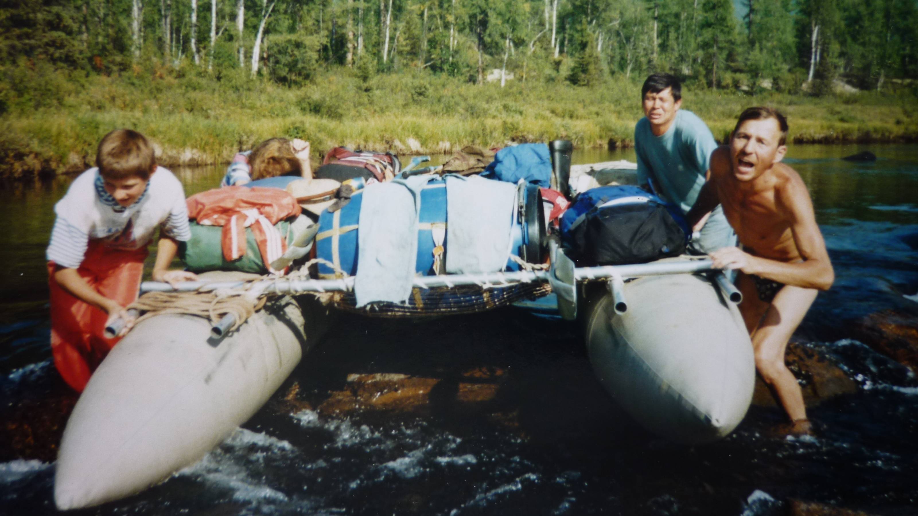 17.08.1998г.- тихушка и пороги - р.Изиг-Суг, Тыва (3-ий день сплава).