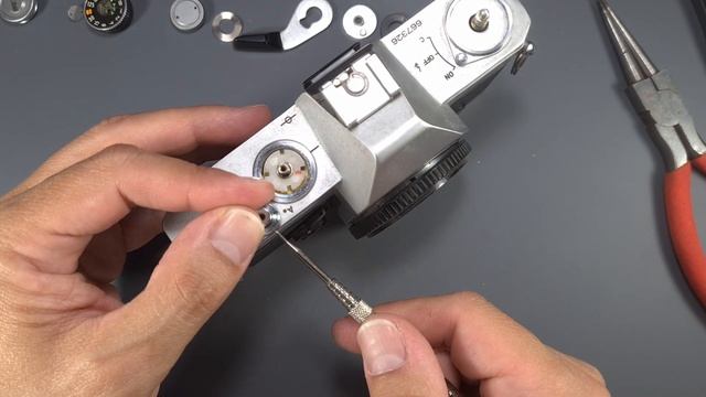 Canon FTb Remove the Top Cover смотреть онлайн