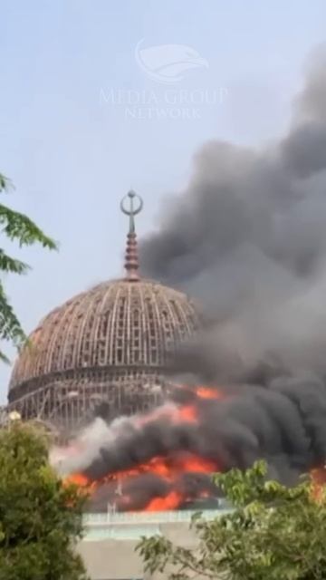 Detik-Detik Runtuhnya Kubah Masjid Jakarta Islamic Center #shorts смотреть онлайн