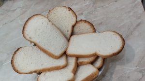 Соленые сухарики из белого хлеба в духовке