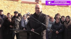 В Луткунской школе им.Героя РФ Магомедали Магомеджанова открыли памятник Герою .