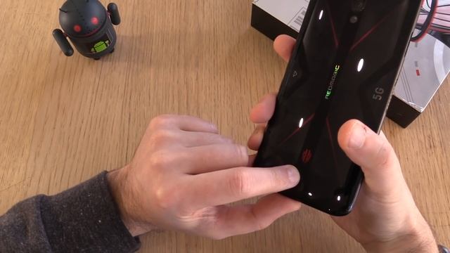 Recensione RED MAGIC 5G: lo SNAPDRAGON 865 più economico смотреть онлайн