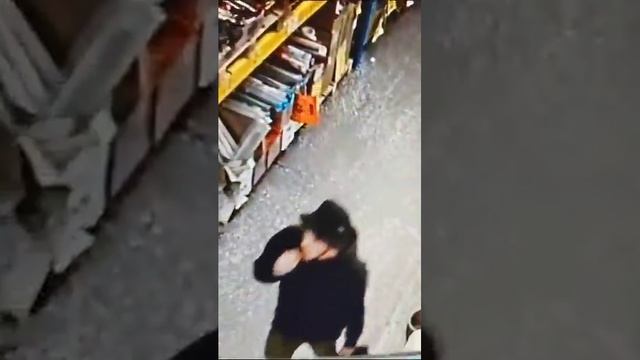Попытка девушки пройти мимо кассы с товаром была пресечена ЧОП "ИРБИС" г. Ставрополь смотреть онлайн
