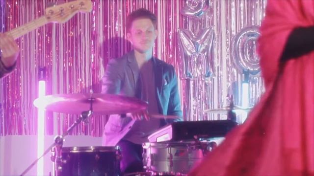 Slow Motion (Official Video) - Joan & The Giants смотреть онлайн