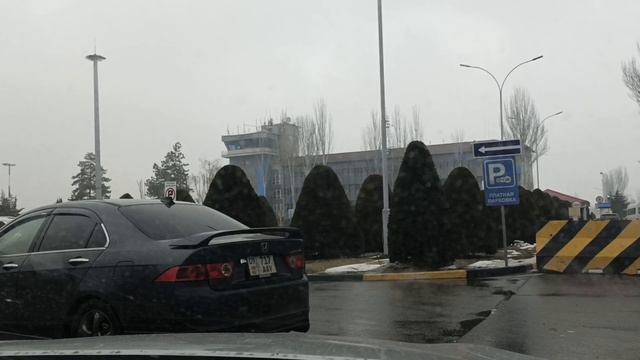 Киргизия. Бишкек: прогулки по улицам и аэропорт Манас смотреть онлайн