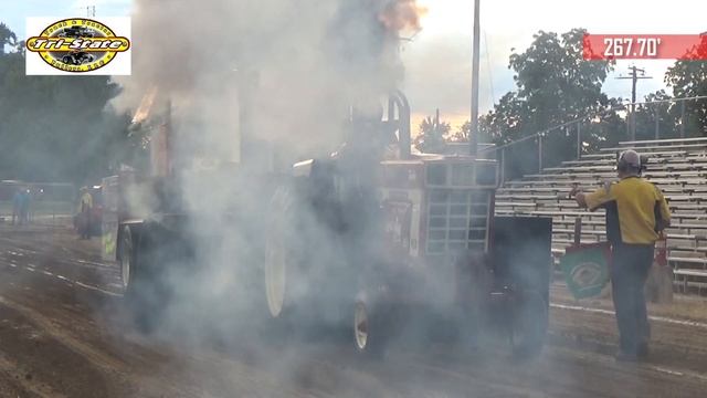 Tri-State Hot Farm Tractors in Edgewood, IA June 2nd 2018 смотреть онлайн