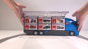 Маленькие машинки хранятся в авто колонне