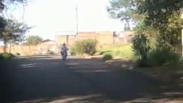 Empinando De Moto Com O Guh Na Garrupa смотреть онлайн