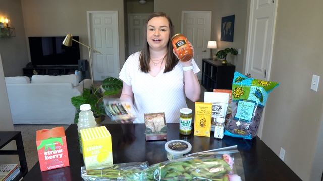 My FIRST Time Trying TRADER JOE'S | Shopping, Haul & Taste Test смотреть онлайн