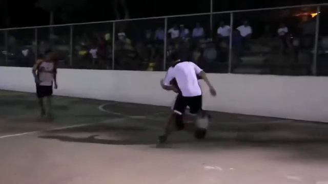 Sean Garnier as Grandpa Freestyle Football смотреть онлайн