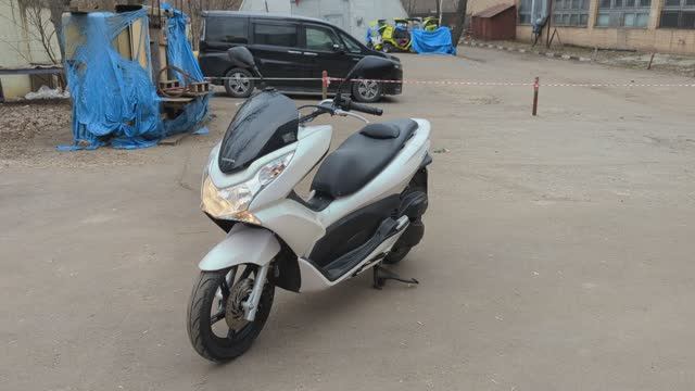 Скутер Honda PCX 125 JF28 (118HB42) 2013 г.в смотреть онлайн
