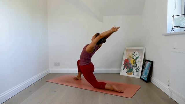 30-минутный урок йоги — День 1: Блаженное тело смотреть онлайн