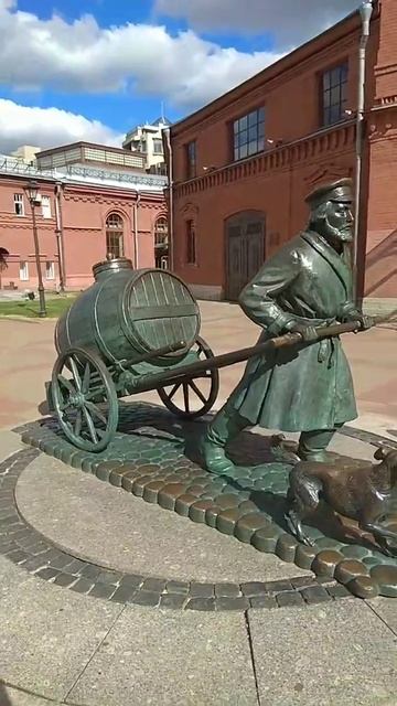 Санкт-Петербург. Музейный комплекс "Вселенная воды". Памятник Петербургскому водовозу. смотреть онлайн