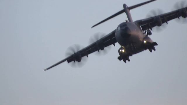 EXCLUSIVE - Tom Cruise Hangs From A Plane смотреть онлайн