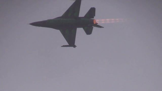 23/07/16 RIAT 2023 | Belgian Air Component F-16A MLU Fighting Falcon Flying Display at Day 3 смотреть онлайн