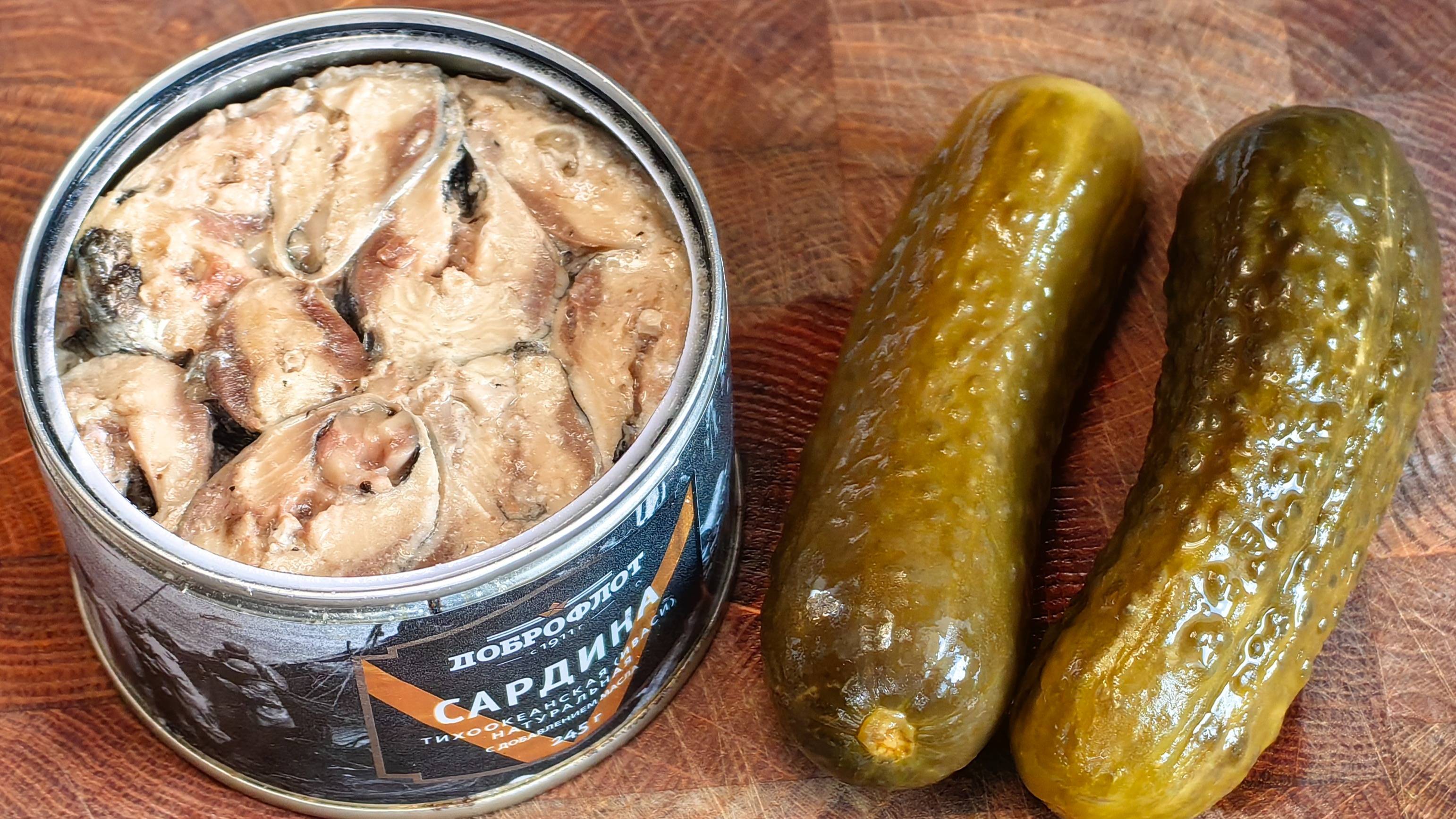 Беру банку КОНСЕРВЫ и ОГУРЦЫ и готовлю Гениальный салат смотреть онлайн