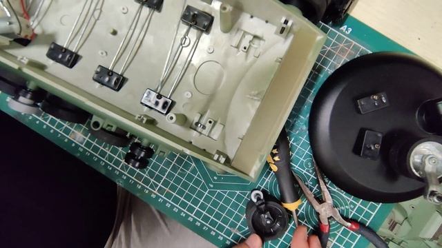 How to adjust torsion bar on Tongde RC tanks. смотреть онлайн
