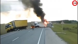 7 500 000 просмотров в Ютуб! Страшные АВАРИИ и ДТП на скоростных магистралях мира. СМОТРИМ ДО КОНЦА!