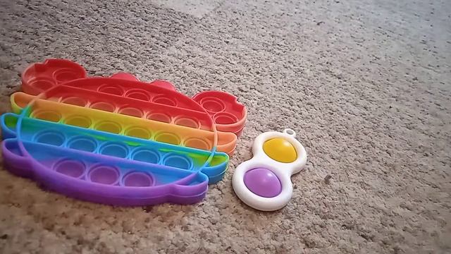 что лутче? поп ит или симпыл димпыл смотреть онлайн