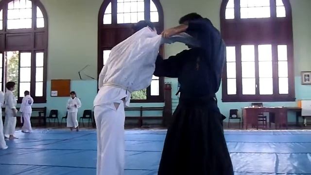 Escuela de Jiu Jitsu en Cuba "Sensei Benito Guerra 7mo Dan" (eri seoi nage) смотреть онлайн