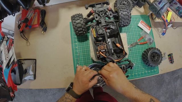 ARRMA Vorteks pivot ball install смотреть онлайн